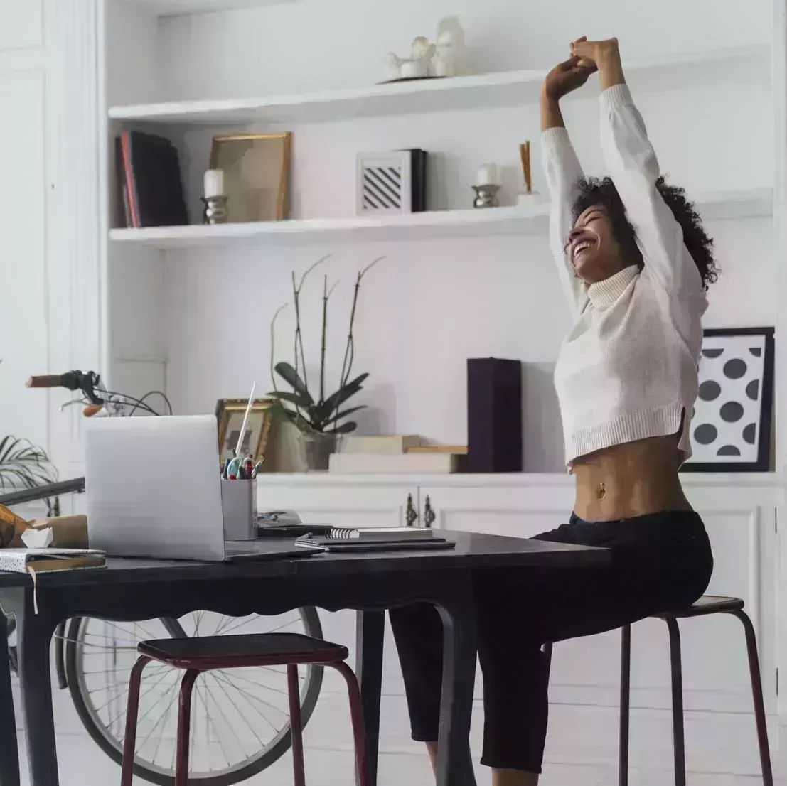 Best Exercises to Do at Your Desk best exercises to do at your desk