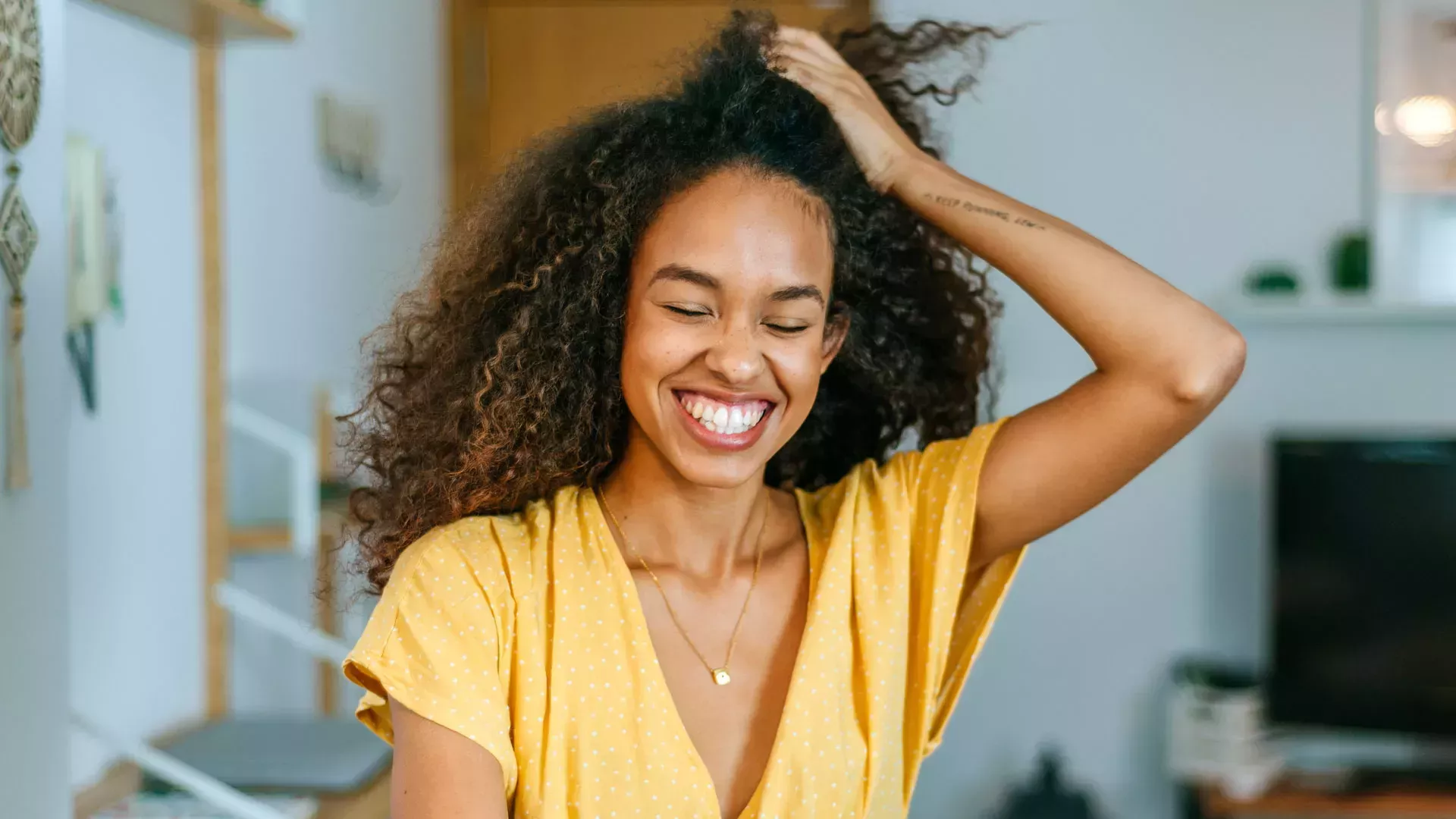 ¿Los dientes son amarillos por naturaleza?