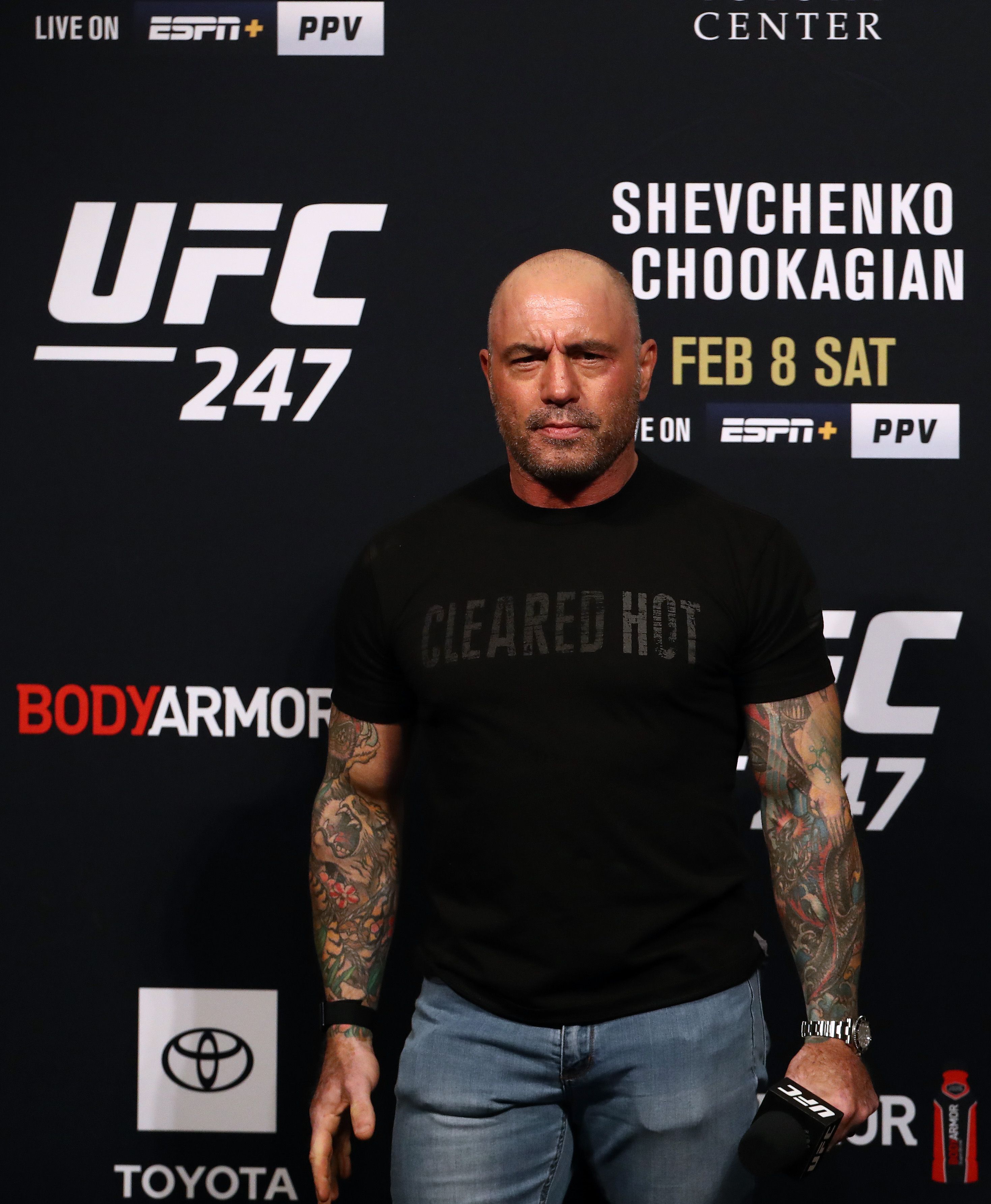 Joe Rogan dice que vuelve a la dieta carnívora para empezar el 2022