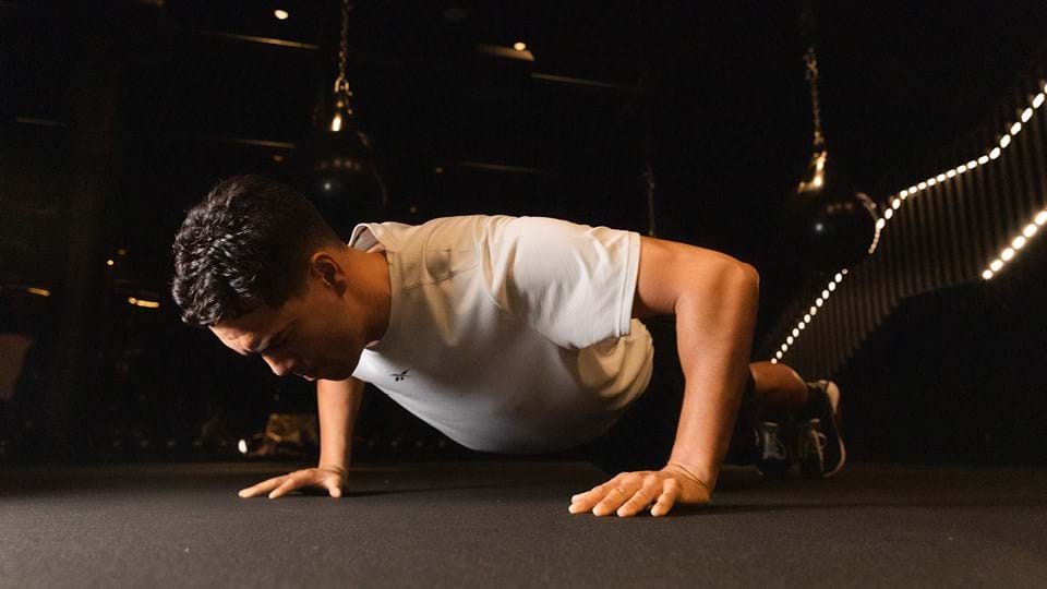 Flexiones de rodillas ¿Sirven o no? Flexiones de rodillas ¿Sirven o no?