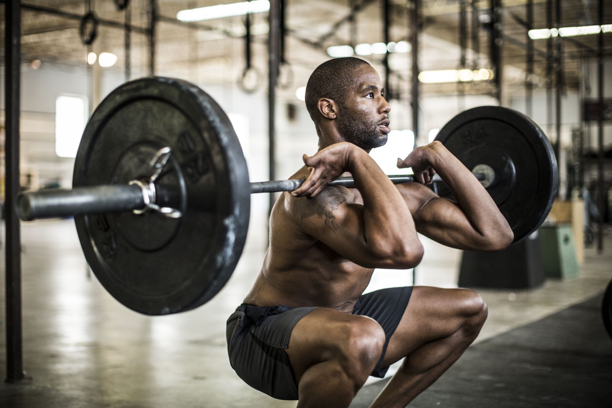 Este entrenamiento de 350 repeticiones para la parte superior del cuerpo proporciona el impulso perfecto para el fin de semana