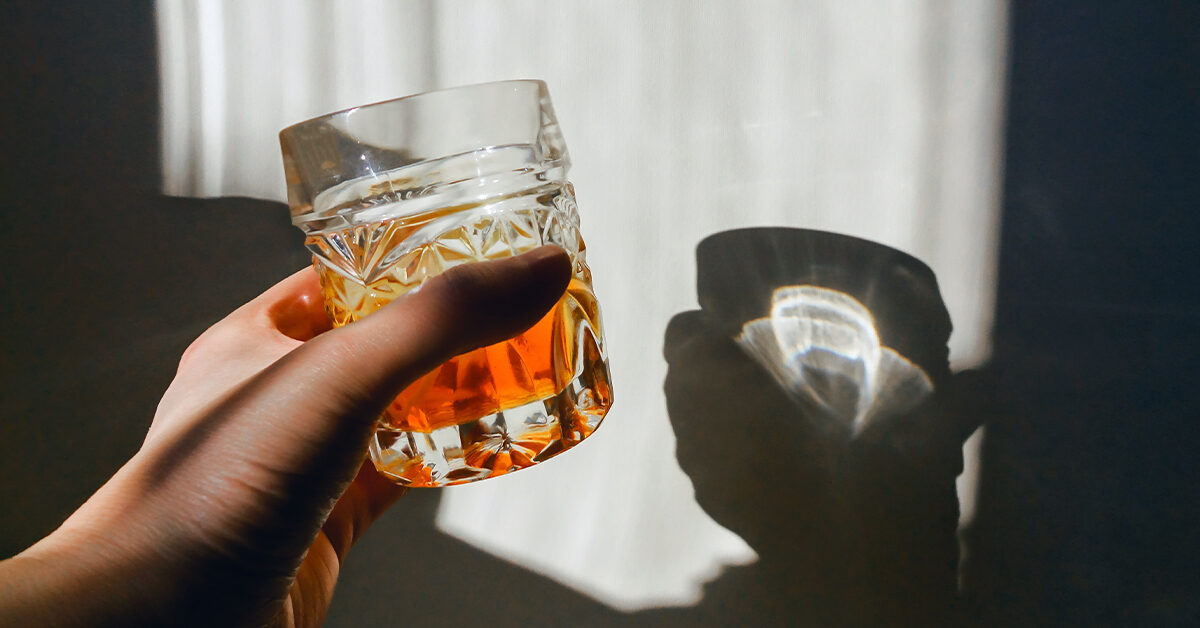 ¿El consumo de alcohol mientras se toma Prozac puede provocar daños en el hígado?