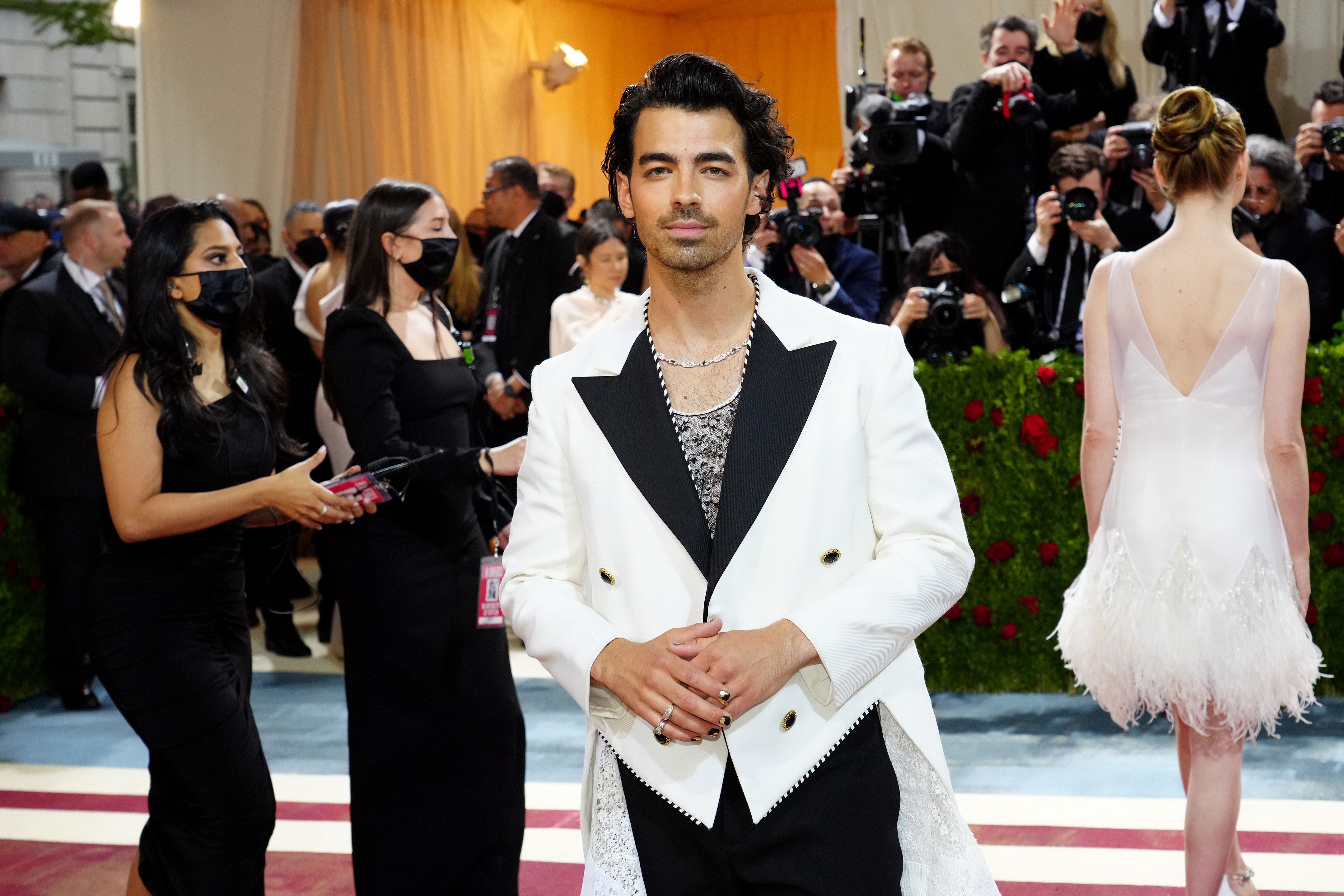 Joe Jonas habla del uso de inyectables en su rostro