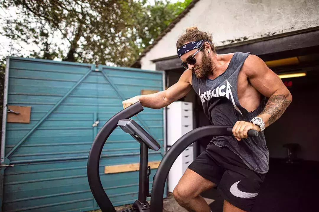 arm, goggles, shoulder, human leg, elbow, sleeveless shirt, sunglasses, chest, muscle, shorts,