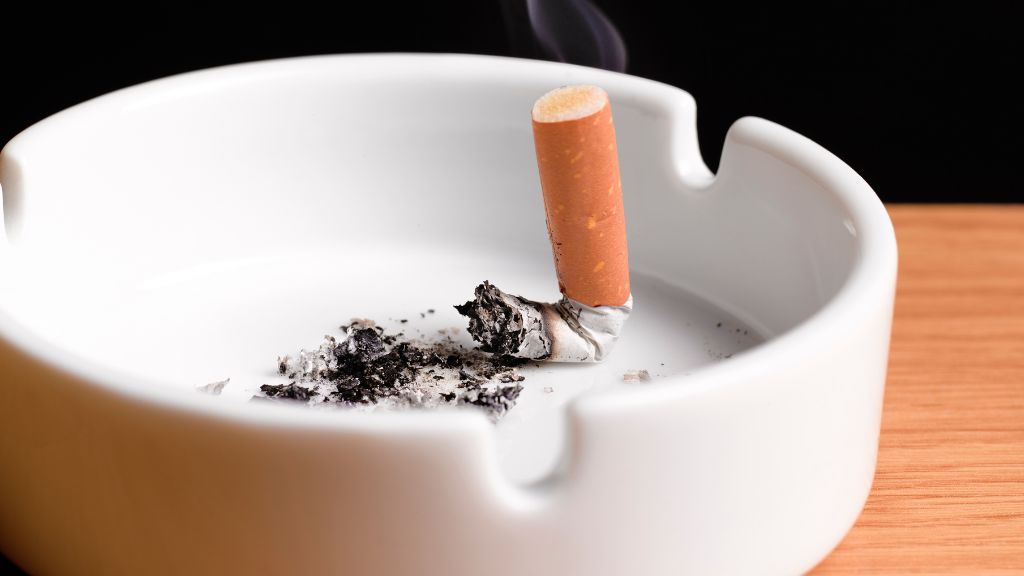Dejar de fumar a los 35 años equipara el riesgo de muerte con el de los "nunca fumadores