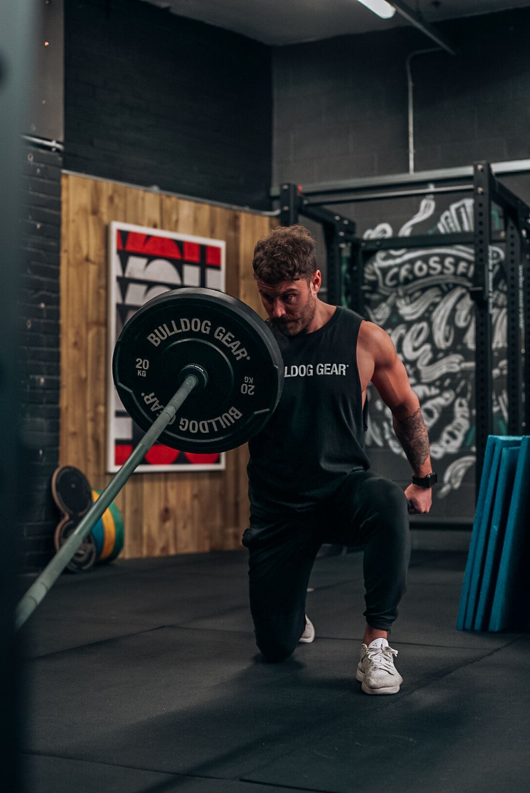 Este entrenamiento de cuerpo entero con minas terrestres aumenta la fuerza, el tamaño y la potencia