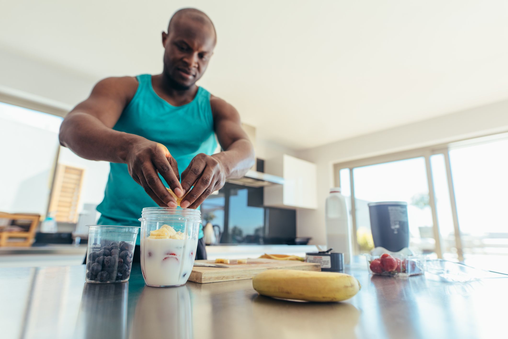 5 comidas ricas en proteínas para alimentar tus músculos con poco presupuesto