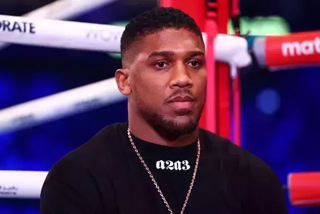 abu dhabi, united arab emirates november 05 anthony joshua is interviewed ringside at etihad arena on november 05, 2022 in abu dhabi, united arab emirates photo by francois nelgetty images