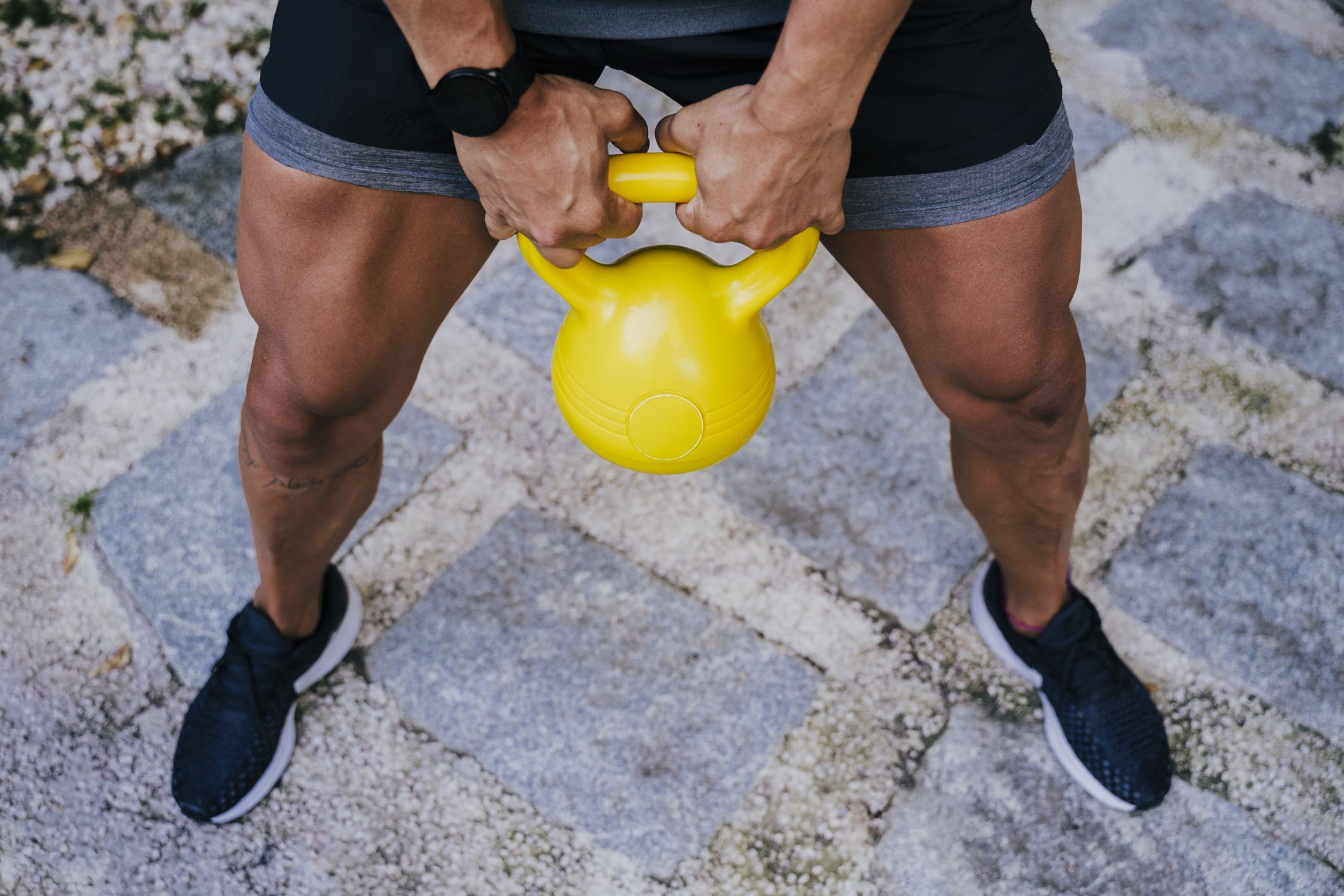 Este entrenamiento con kettlebells mejora tu musculatura y tu estado de ánimo
