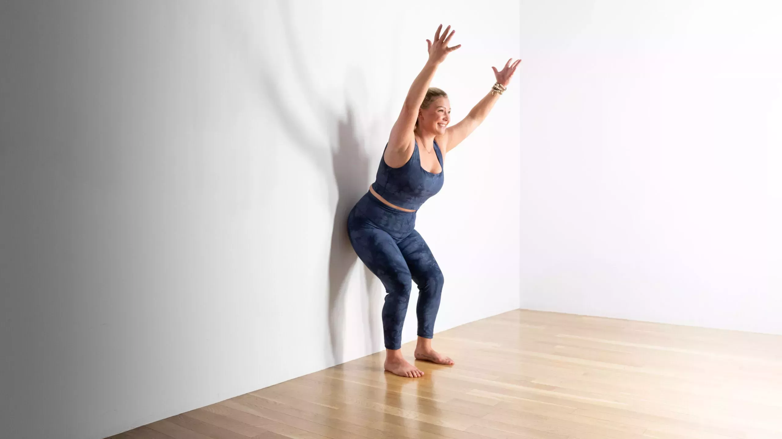 10 posturas de yoga fáciles para practicar cuando no te apetece hacer yoga