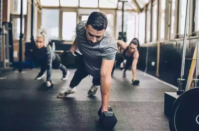 Guía de entrenamiento de fuerza: Mitos comunes y preguntas frecuentes