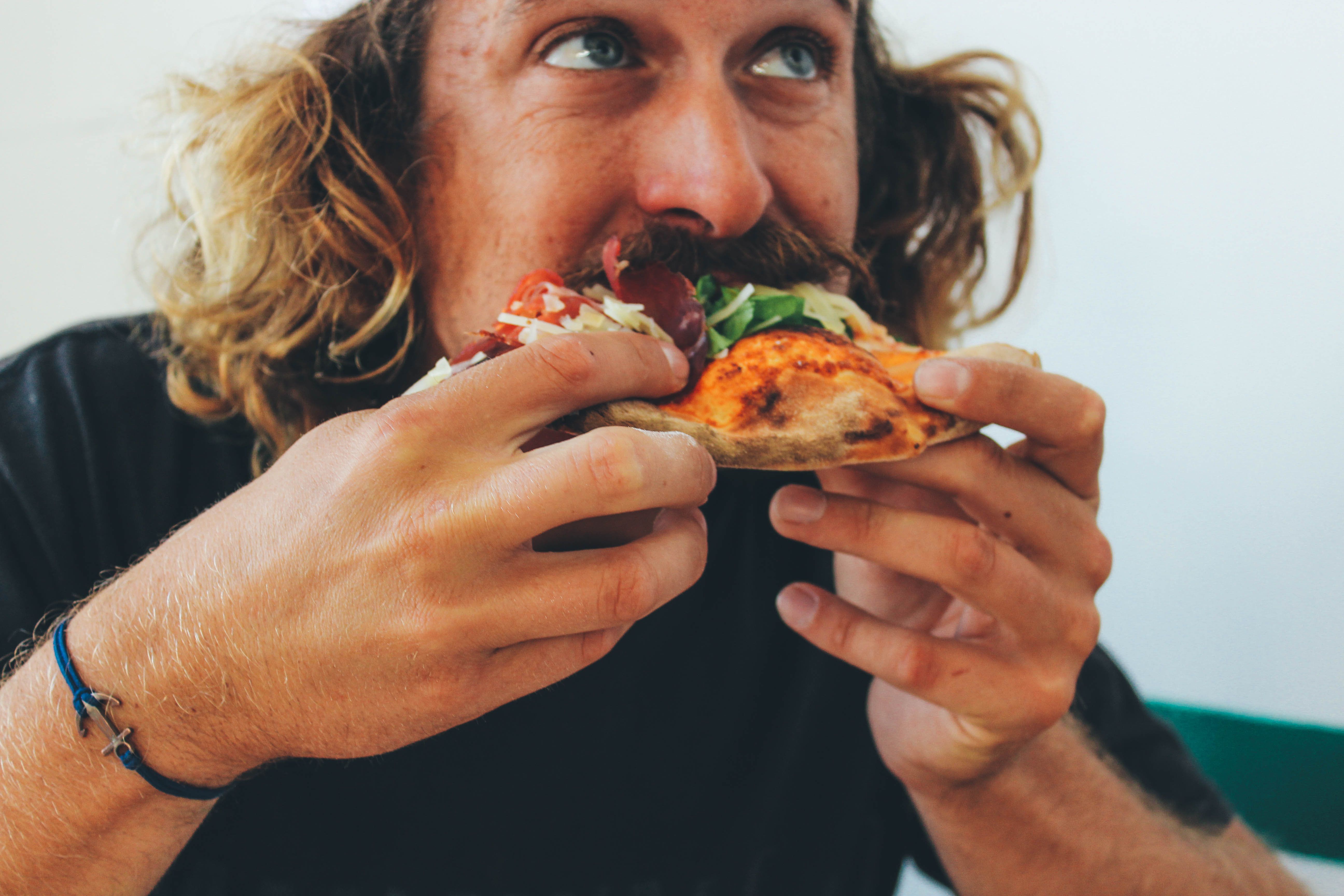 Cómo dejar de comer compulsivamente cuando estas borracho Cómo dejar de comer compulsivamente cuando estas borracho