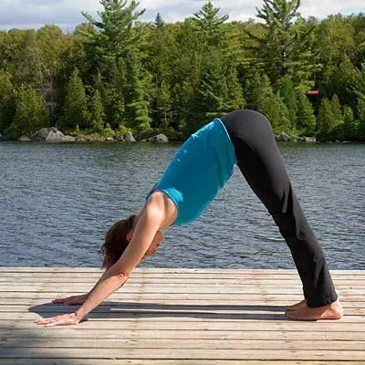 驴Hinchado? 14 posturas de yoga para mejorar la digesti贸n