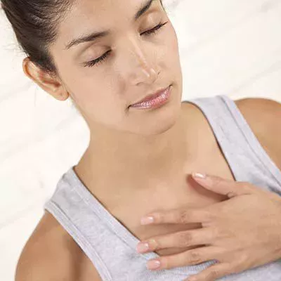 驴Hinchado? 14 posturas de yoga para mejorar la digesti贸n