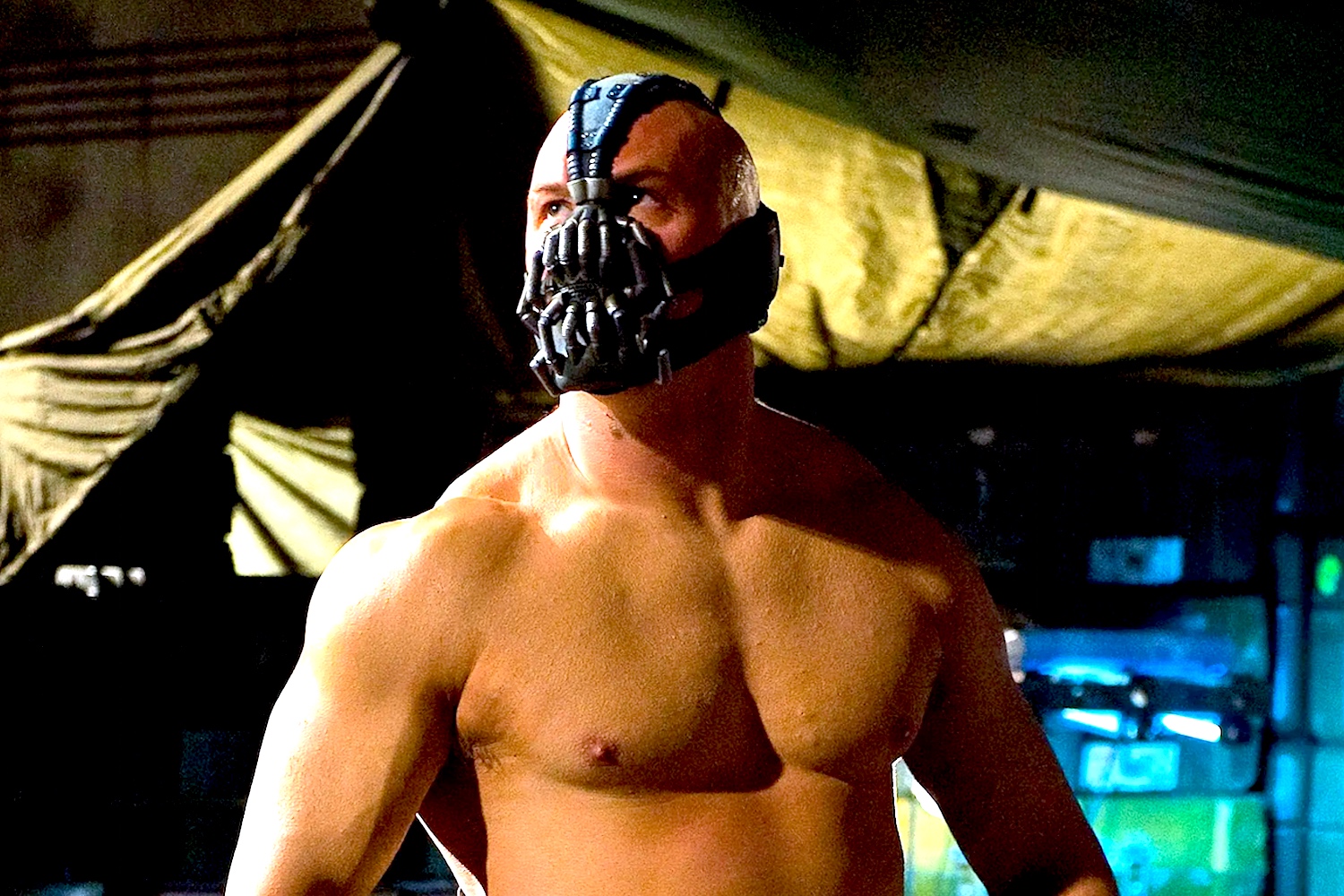 El bulto de Bane de Tom Hardy: helado, pizza y miles de flexiones
