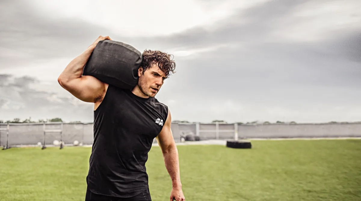 La transformación del cuerpo de Henry Cavill: Cómo comer, entrenar y triturar como Superman