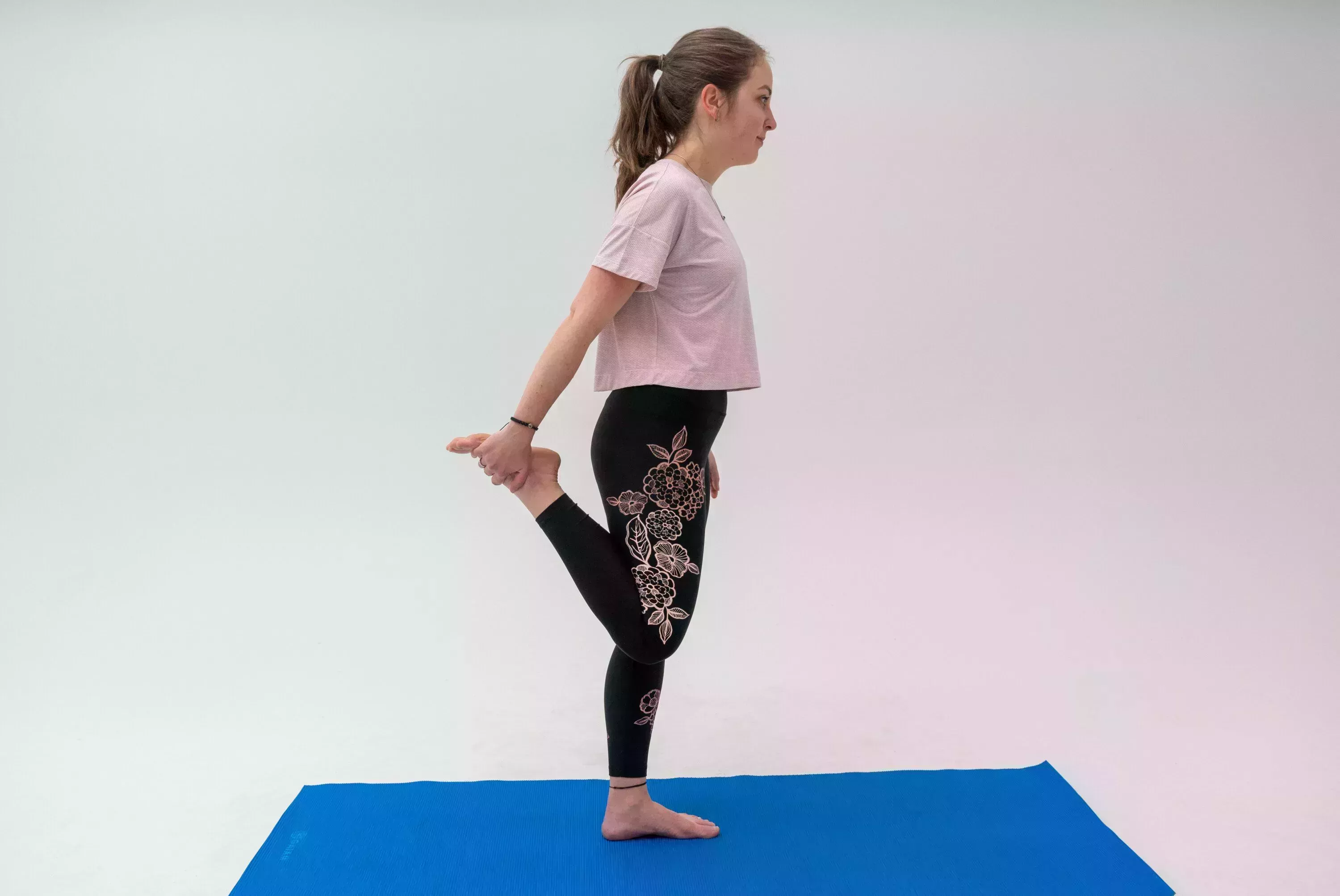 standing quad stretch