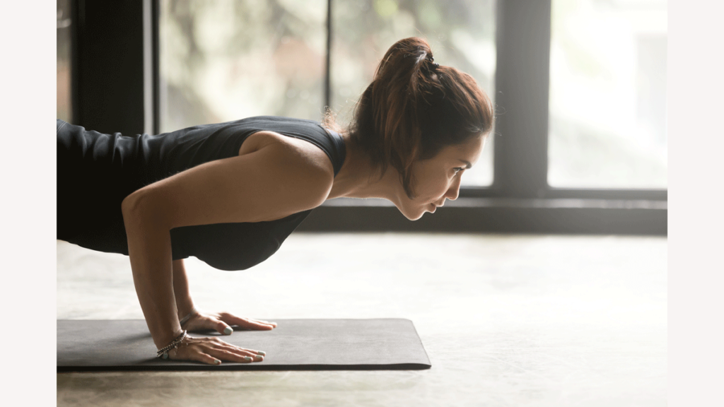 2 claves esenciales para Chaturanga, según un experto en anatomía