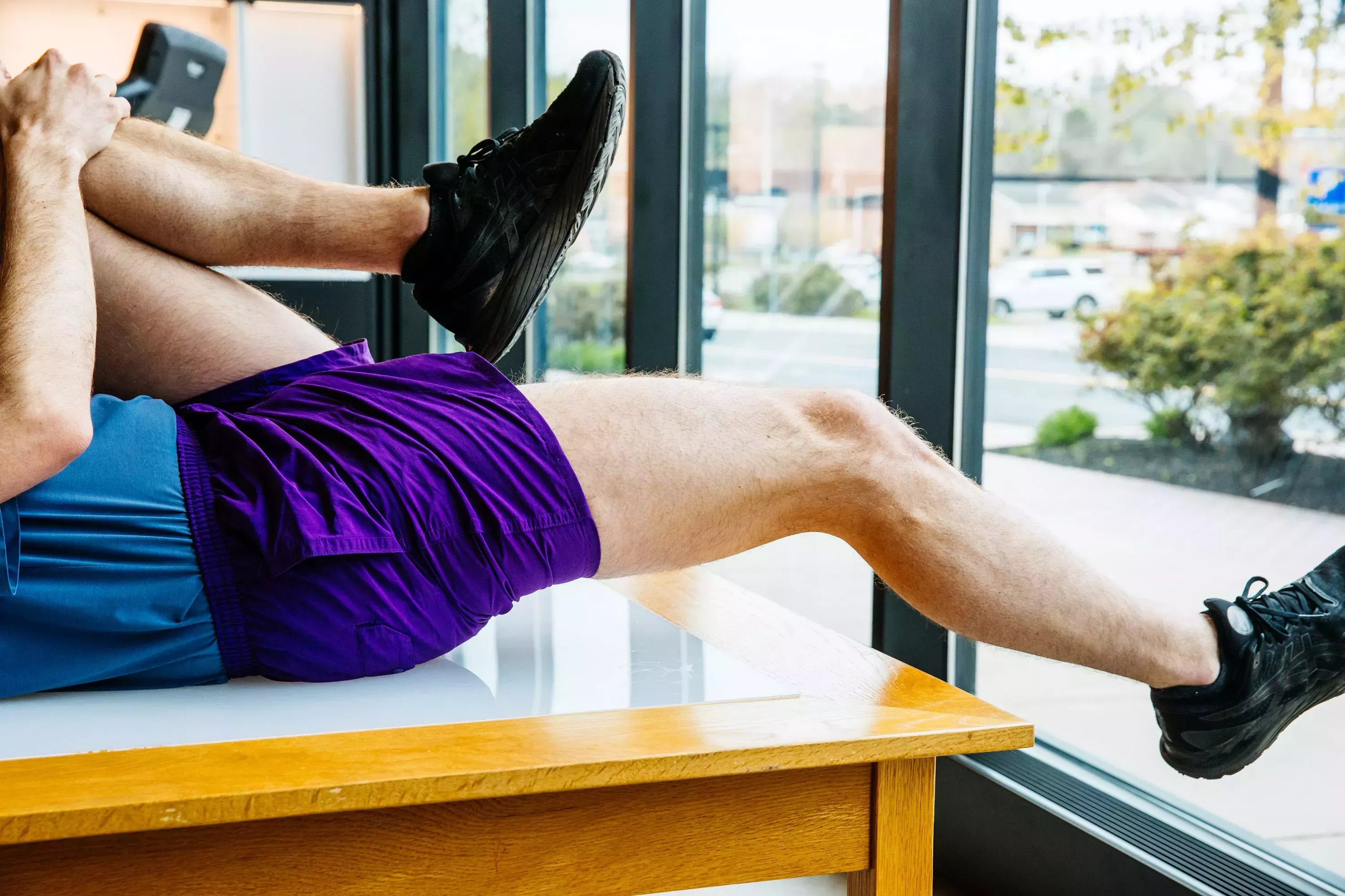 Cómo saber si necesita estirar o fortalecer los flexores de la cadera doloridos
