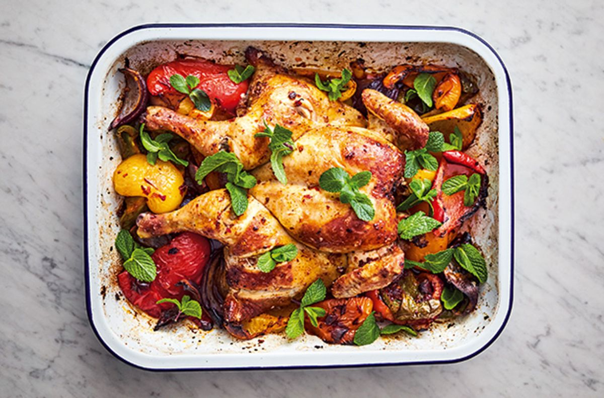 Receta de bandejas de pollo con harissa de 5 ingredientes de Jamie Oliver