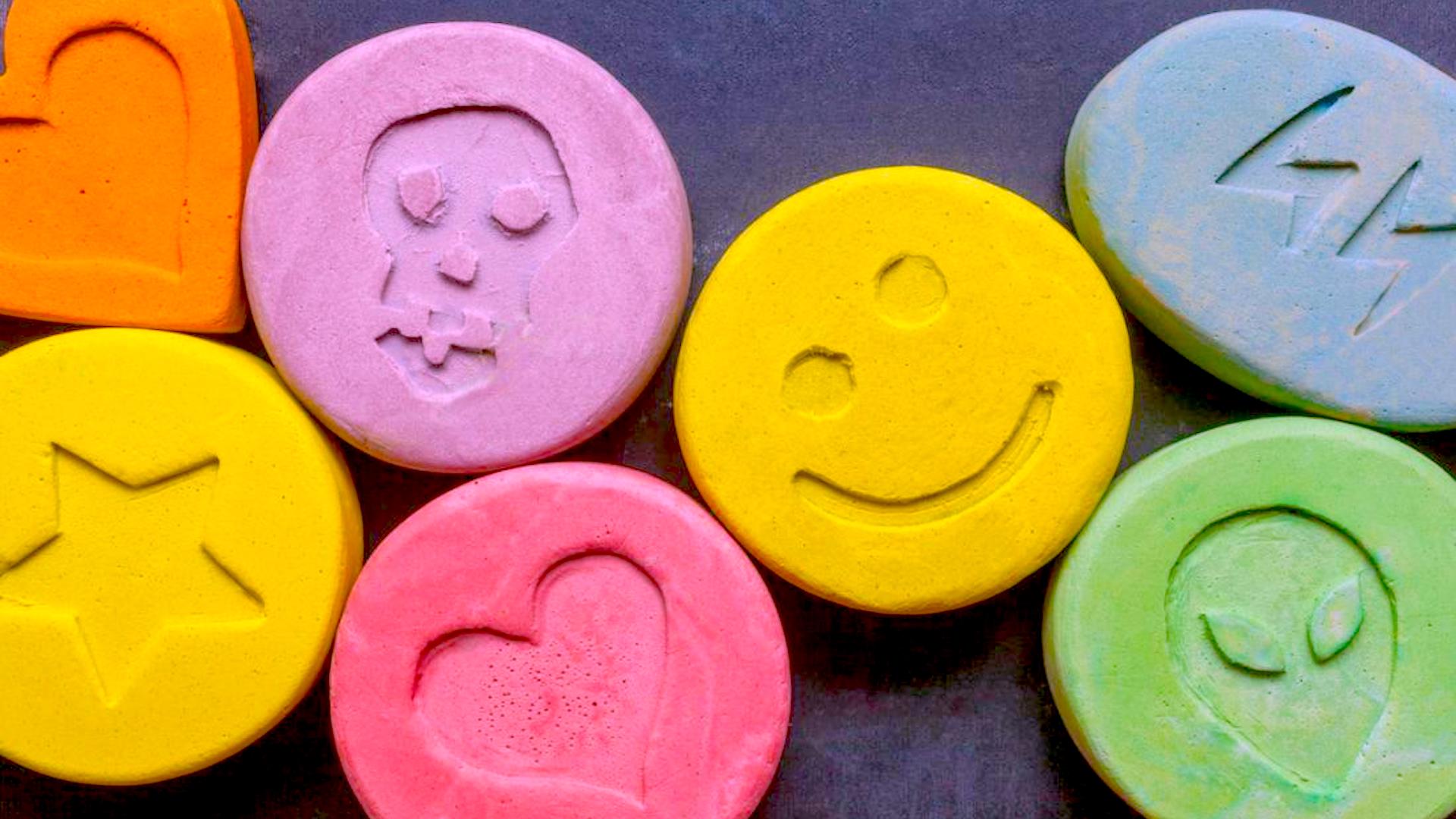 Una organización benéfica australiana reparte MDMA y setas mágicas gratis