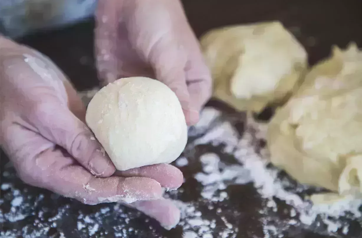 Cómo hacer bollos calientes