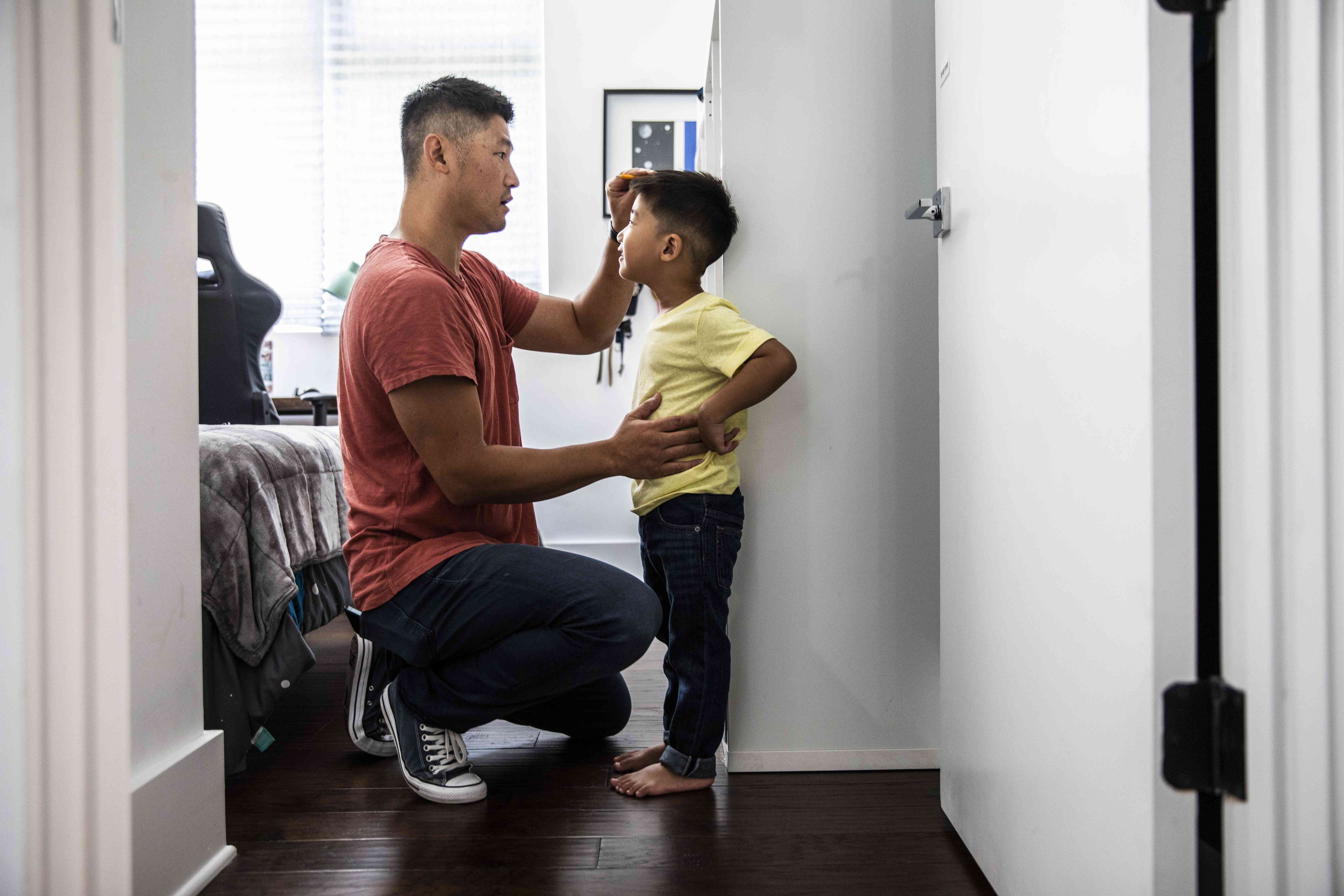 ¿Cuál es la estatura media de los hombres?