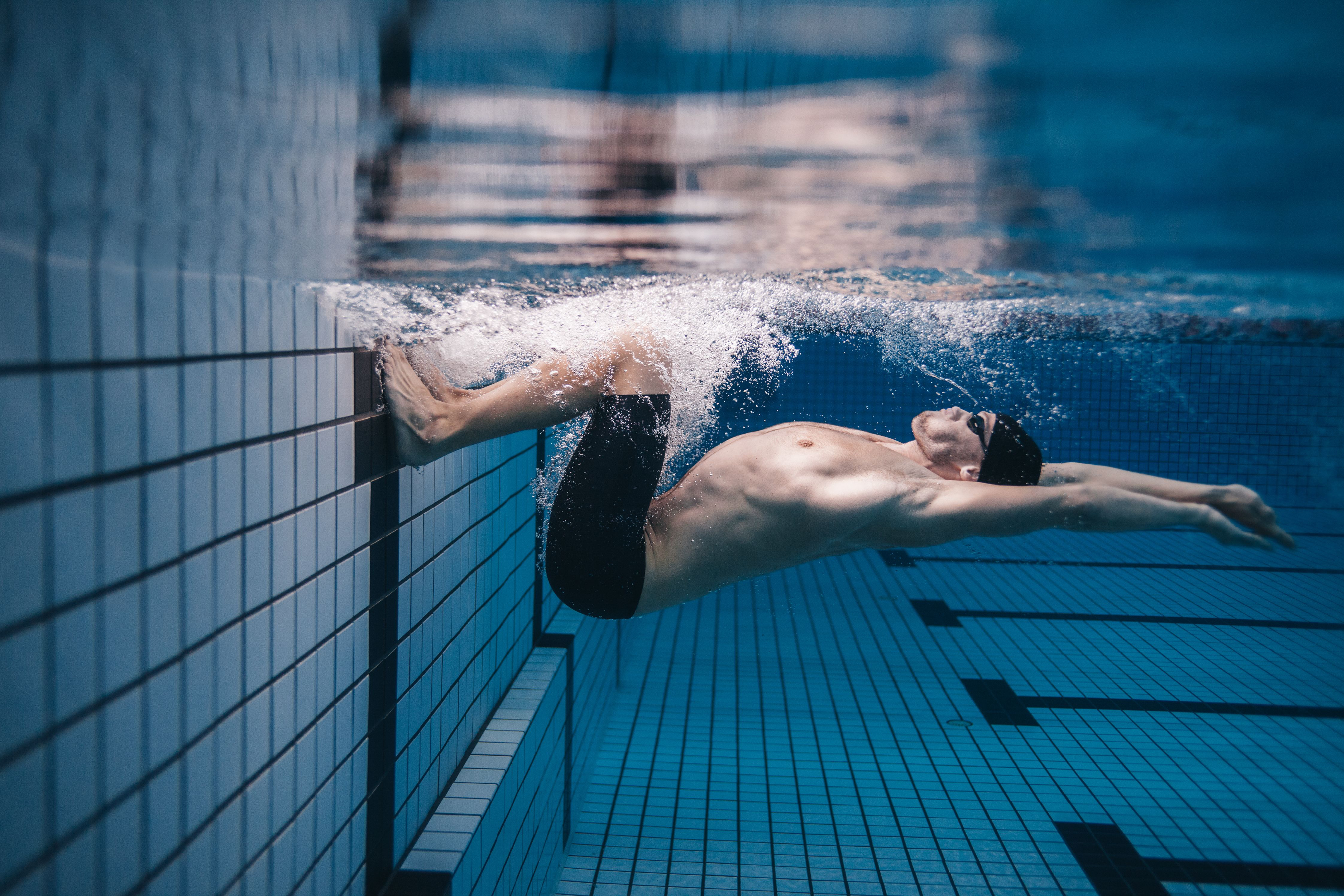 
		Las diferentes brazadas de la natación: Guía de estilo libre, espalda, braza y mariposa