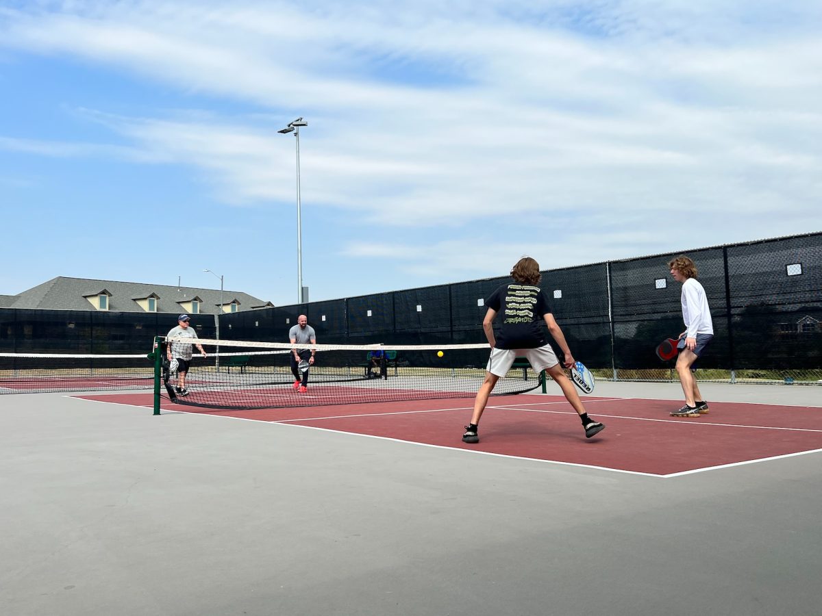 
		Se acabaron los escaparates vacíos: El pickleball llega (probablemente) a un centro comercial cercano.