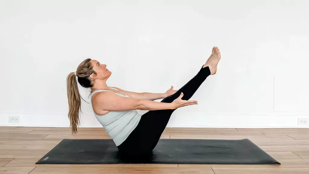 5 posturas de yoga para fortalecer el torso (y mejorar el estado de ánimo)