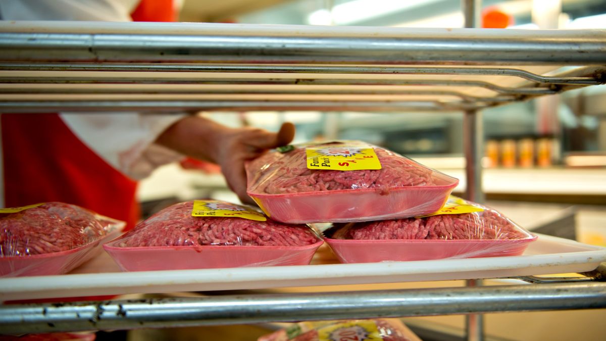 Los CDC advierten de que un brote de salmonela en 4 estados está relacionado con carne picada de vacuno