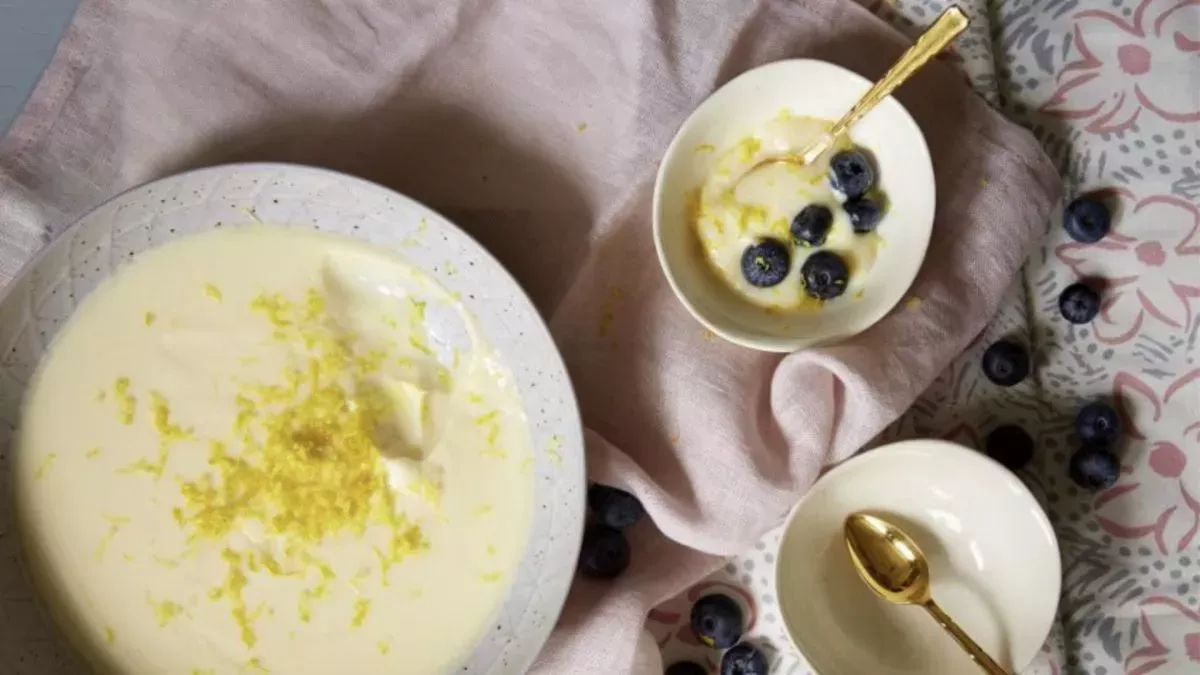 Receta de posset de lim贸n bajo en grasas