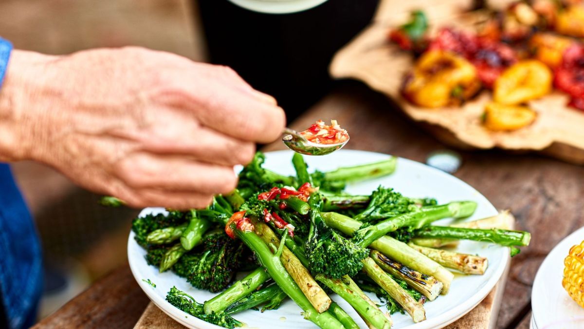 Un ensayo sugiere que la "dieta MIND", destinada a prevenir la demencia, no ofrece beneficios significativos para el cerebro
