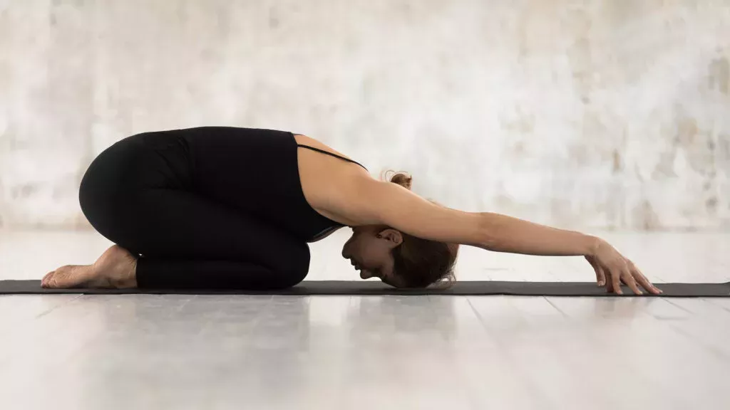 Cómo estirar la zona lumbar en 10 minutos, sin ponerse de pie