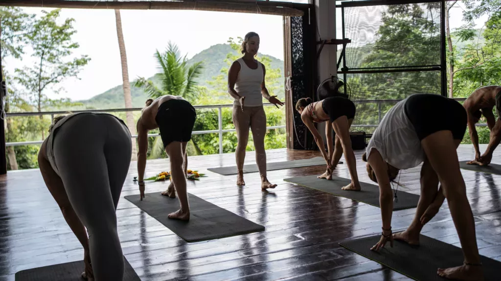 Dónde colocas tu esterilla de yoga en clase puede decir mucho de ti