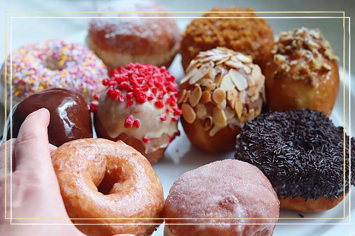 Krispy Kreme retira urgentemente estos donuts por temor a las alergias a los frutos secos: así puedes comprobar si los has comprado