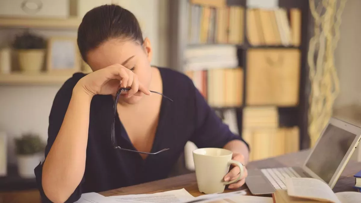 ¿La cafeína ayuda o causa dolores de cabeza?