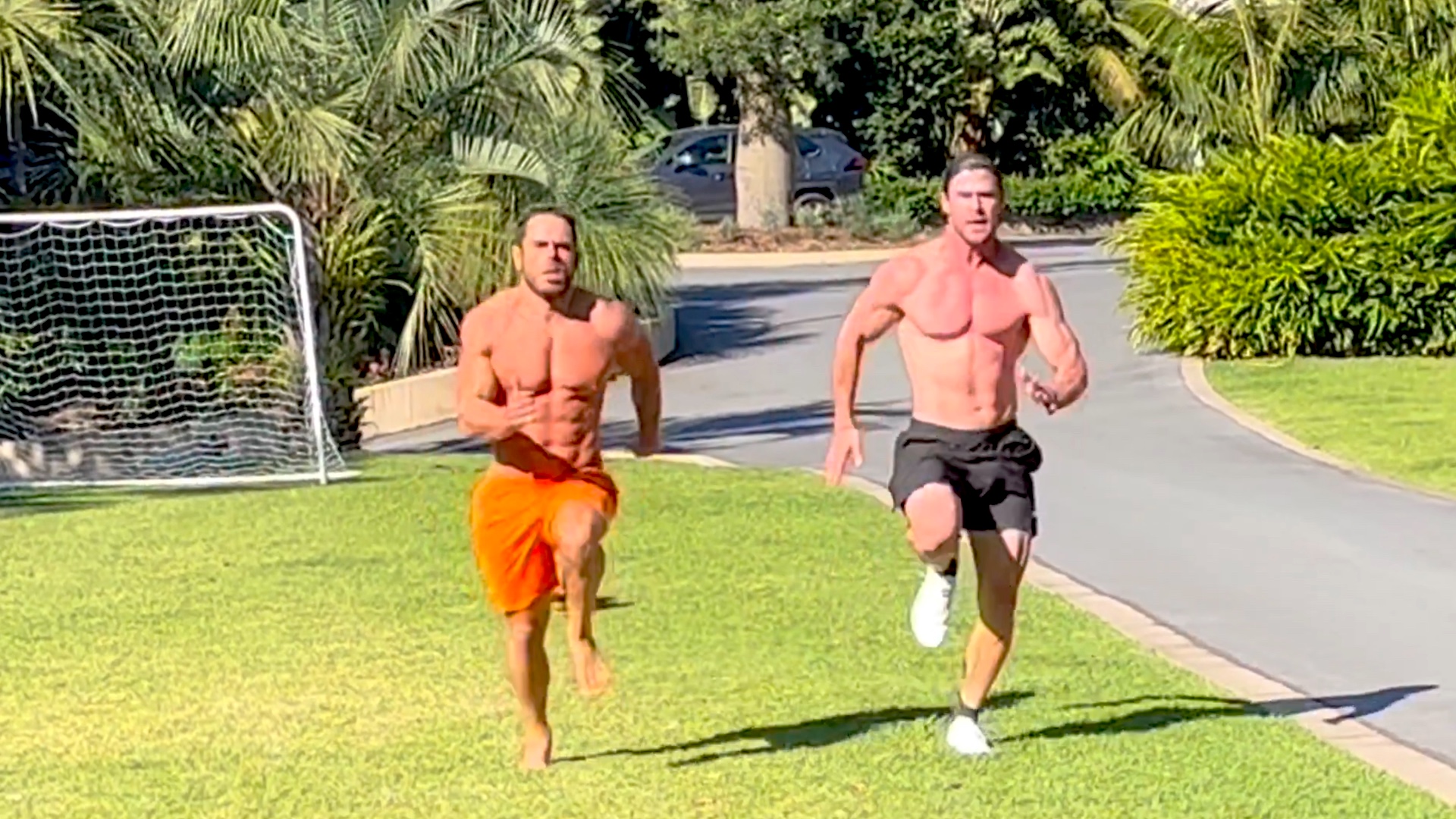 Chris Hemsworth revela que ha dejado de levantar pesas en un nuevo y sudoroso vídeo de entrenamiento