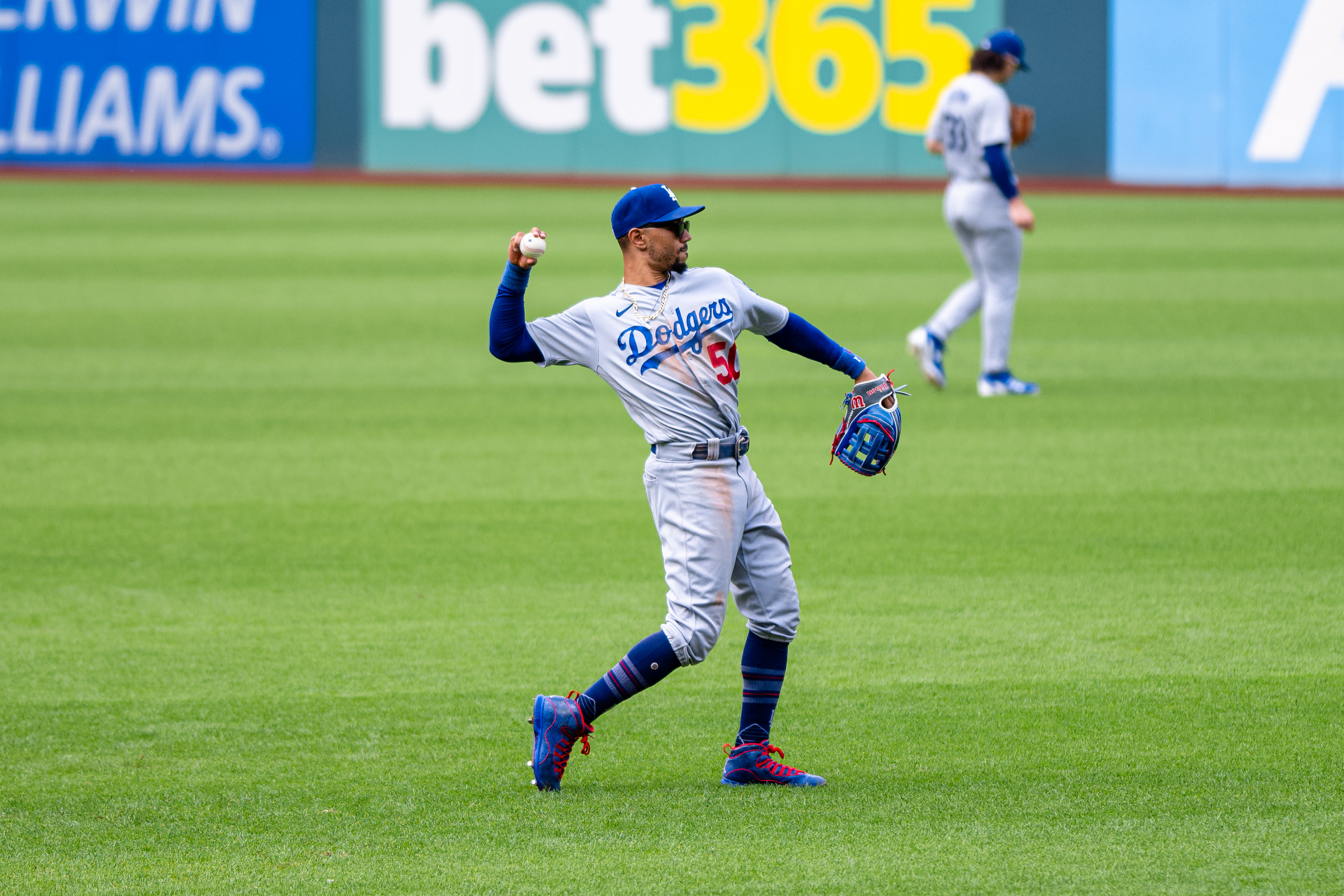 
		Mookie Betts, estrella de la MLB, viaja con su propia cocina portátil para comer sano vaya donde vaya.