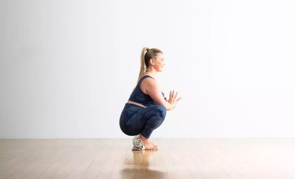 Si eres corredor y el yoga te resulta frustrante, esto es lo que debes saber