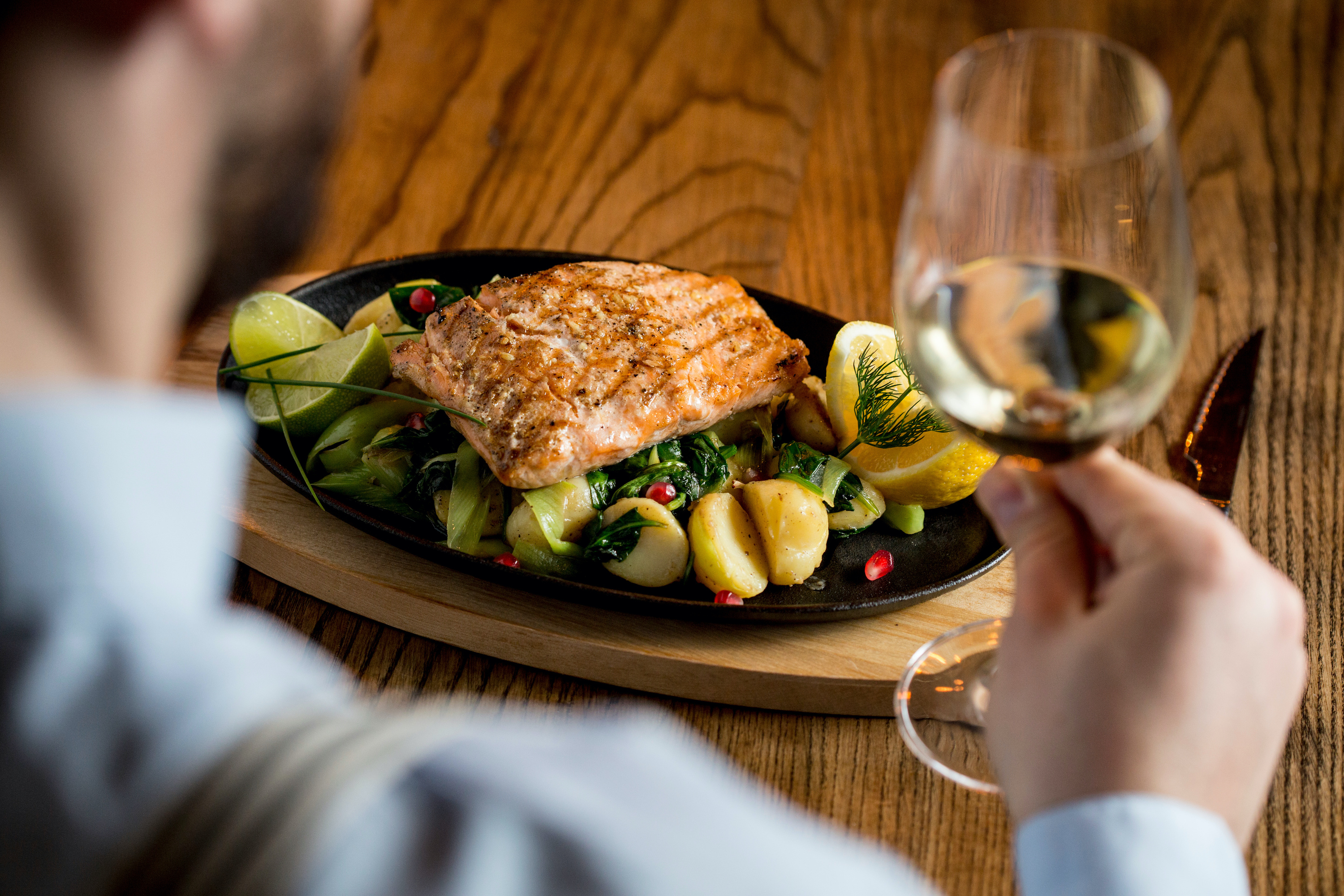 
		Los mejores alimentos para reducir las canas y la calvicie masculina, según los dietistas diplomados