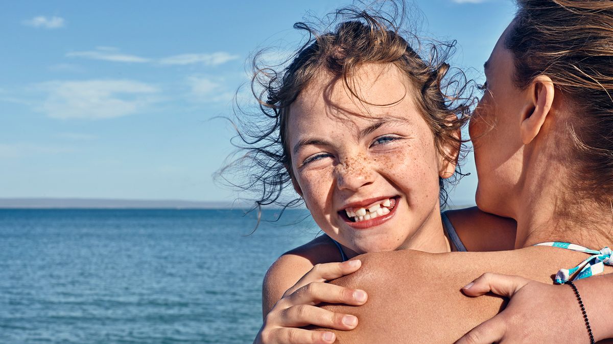 ¿Por qué salen pecas al sol?