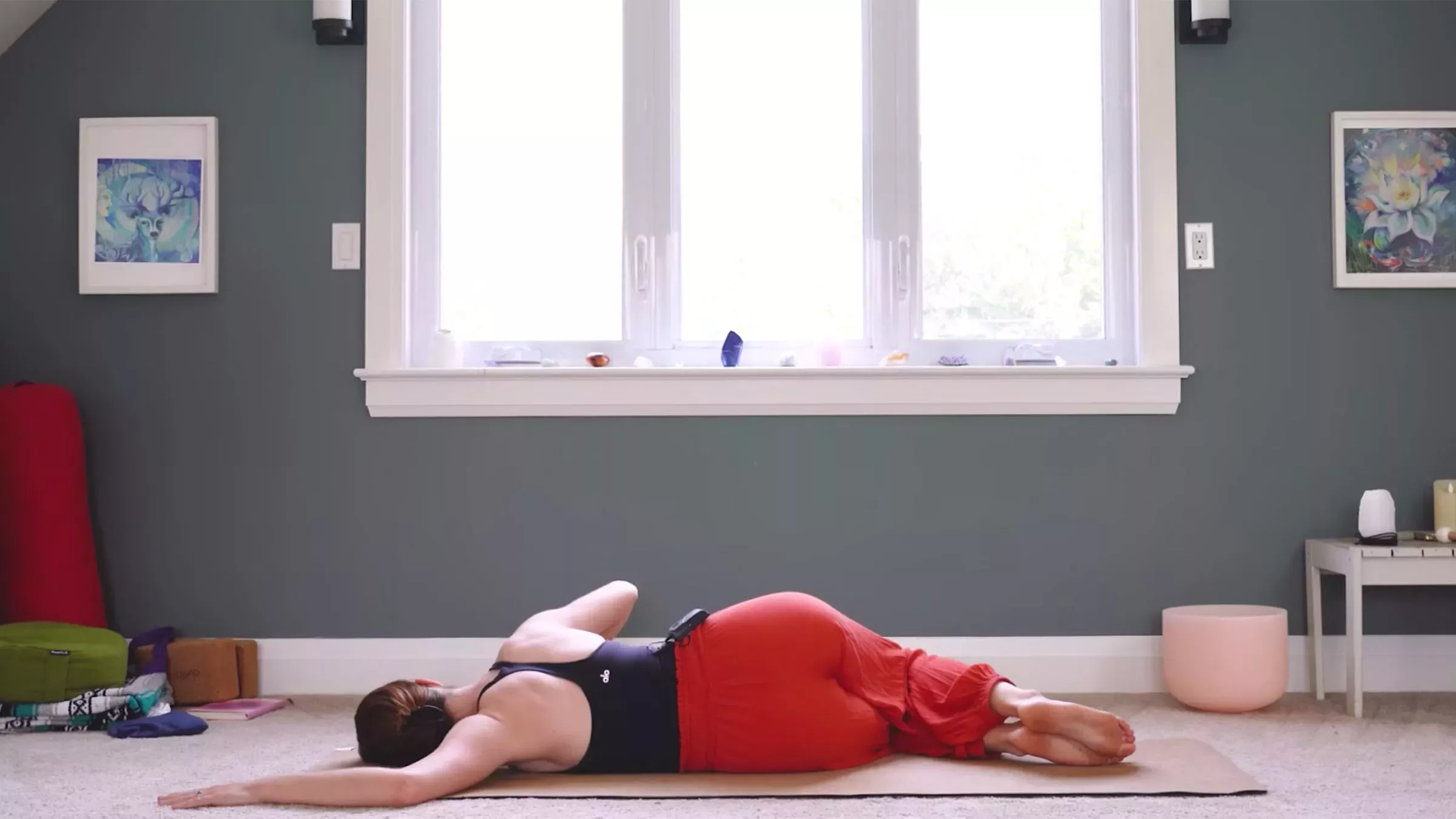 Una práctica de yoga para aliviar el cuello y los hombros (en sólo 20 minutos)