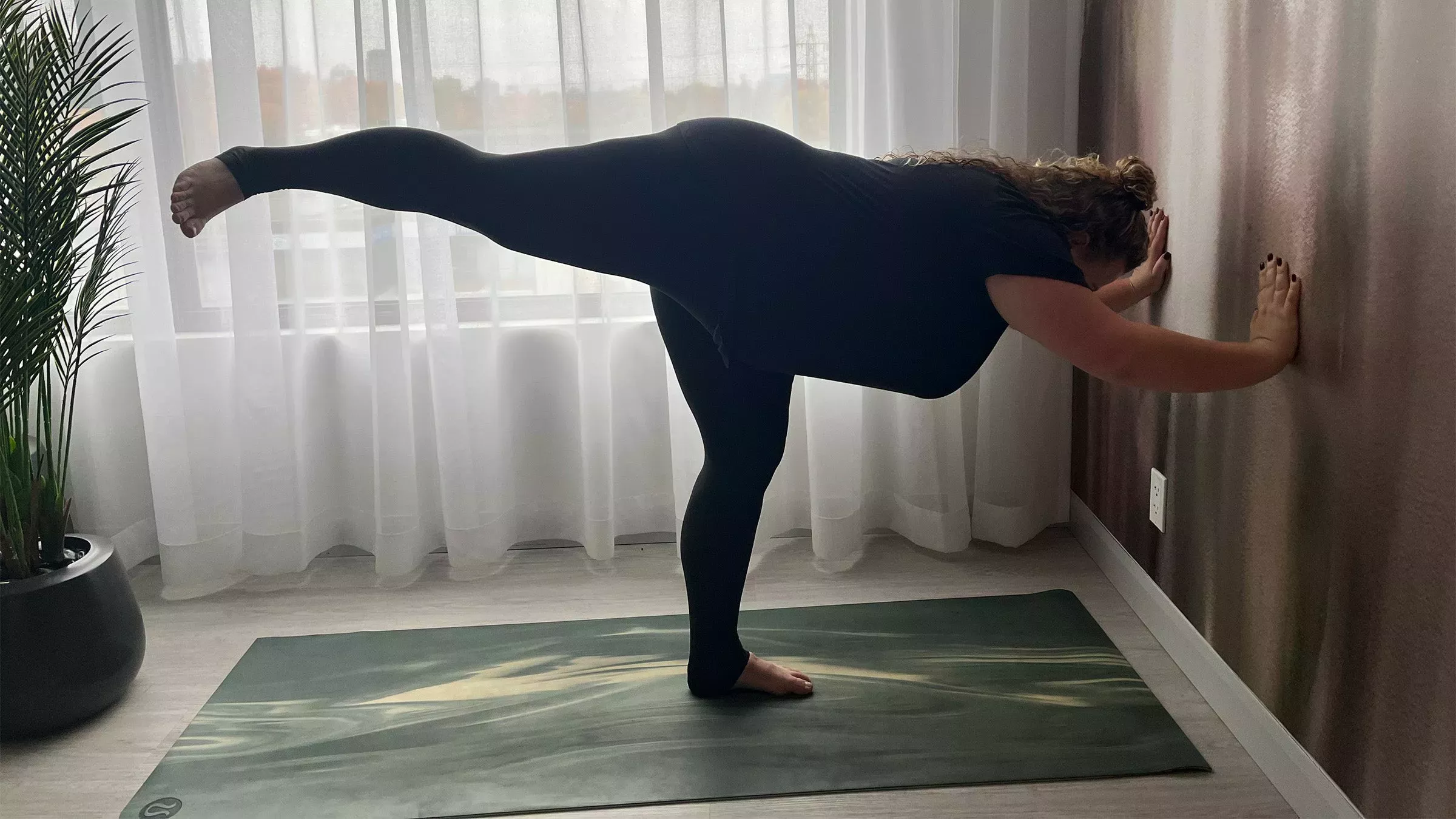 Cómo este accesorio infrautilizado puede intensificar su práctica de yoga