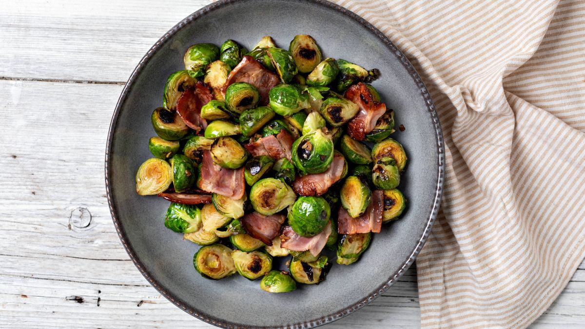 Receta de Gordon Ramsay de coles de Bruselas con panceta