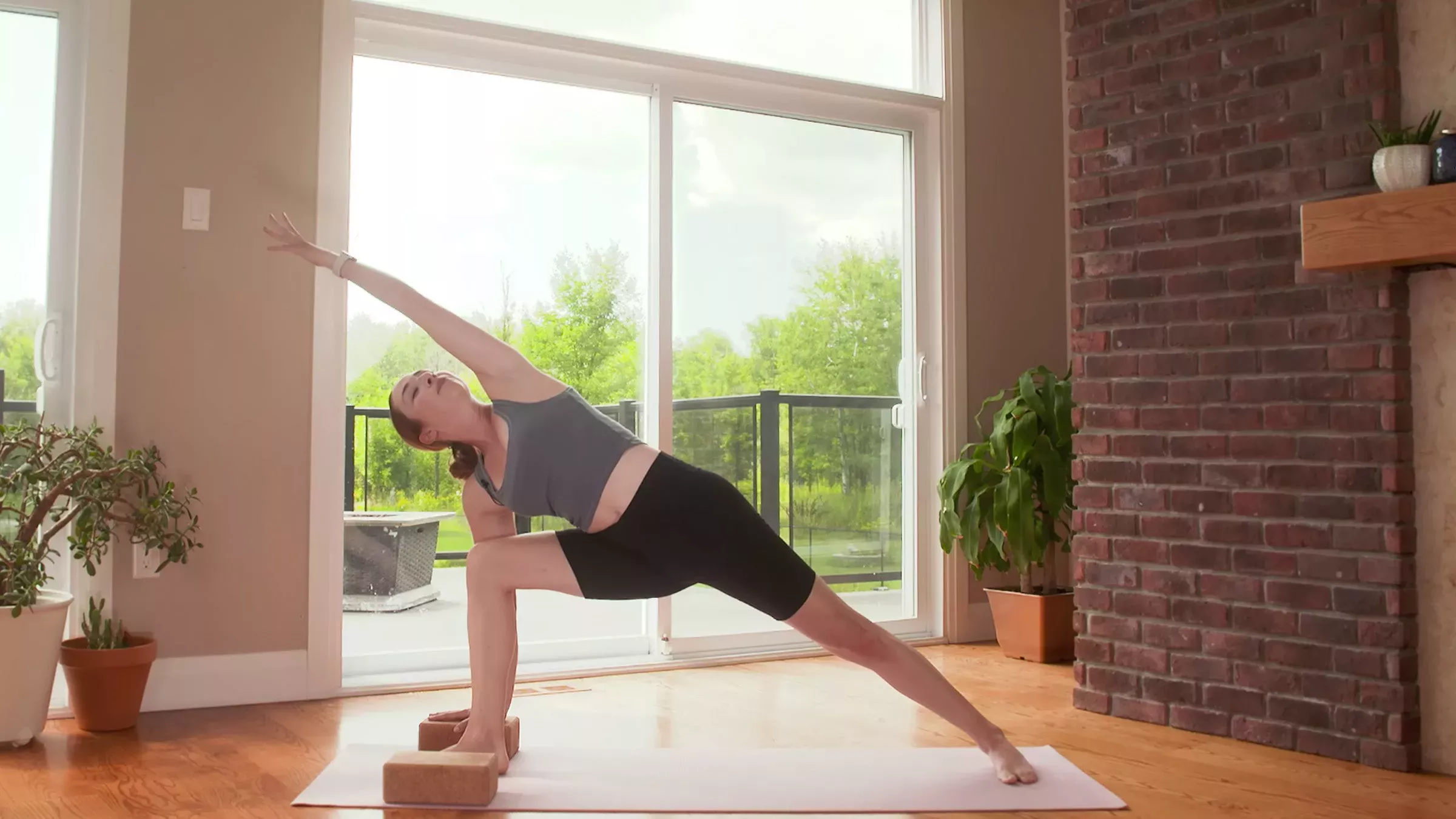 Una práctica de 20 minutos de Power Yoga (más intensa gracias a los bloqueos)