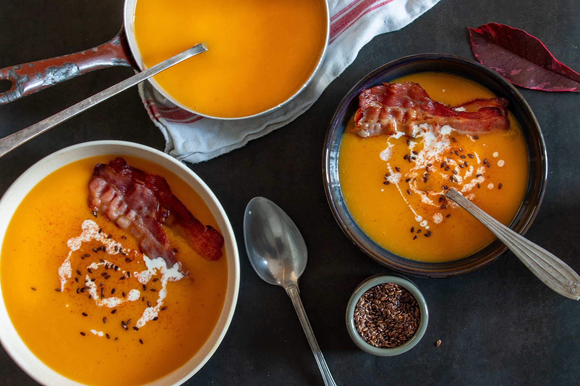 
		4 deliciosas recetas para la olla de cocción lenta: Estas sopas bajas en carbohidratos y aptas para ceto son perfectas para el invierno