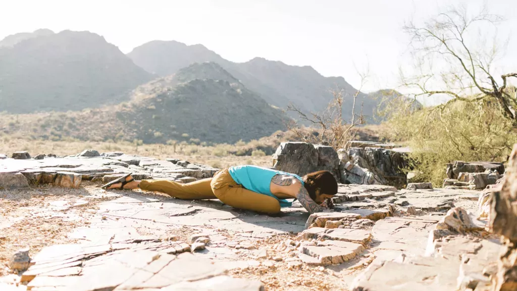 10 posturas de yoga esenciales para escaladores