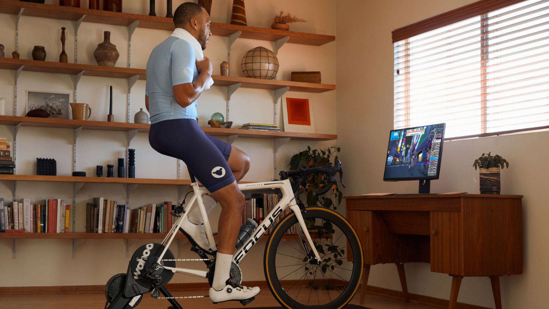 
		Wahoo y Zwift se alían para desafiar a Peloton por la supremacía del ciclismo en casa