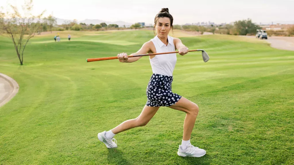 7 ejercicios esenciales para mejorar tu swing de golf, según un entrenador